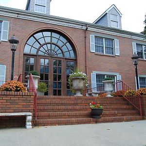 Colts Neck Inn Hotel